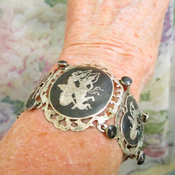 Vintage SIAM STERLING Nielloware Bracelet: Thai Deity Panel Link Bracelet - Picture 6 of 15